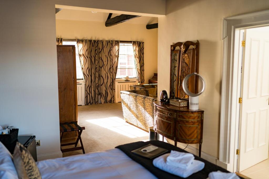 St Giles House - Resim 2