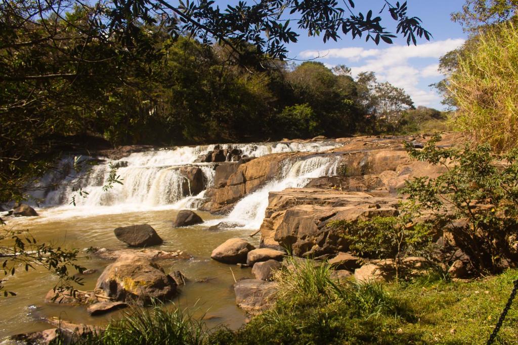 Rejunte sujo, registros emperrando – Foto de Hotel Recanto da Cachoeira,  Socorro - Tripadvisor