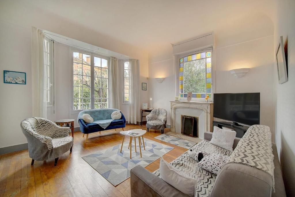 Photo de la galerie de l'établissement IMMOGROOM - Villa in the city center with terrace- garden, à Cannes