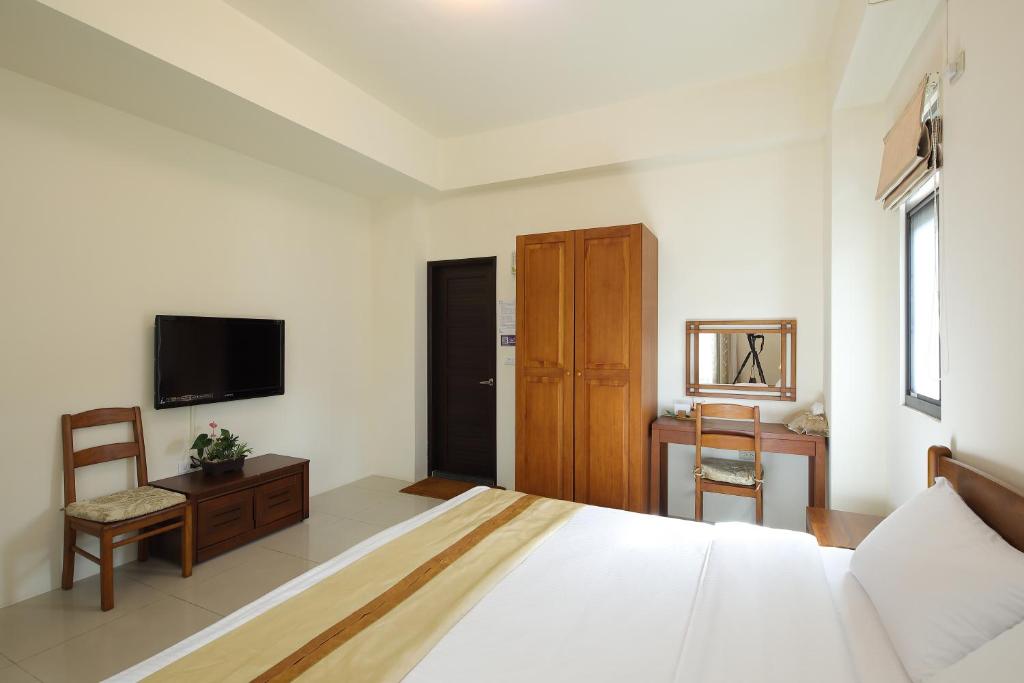 Yuli Rainbow Bridge Bed & Breakfast - Large Double Room