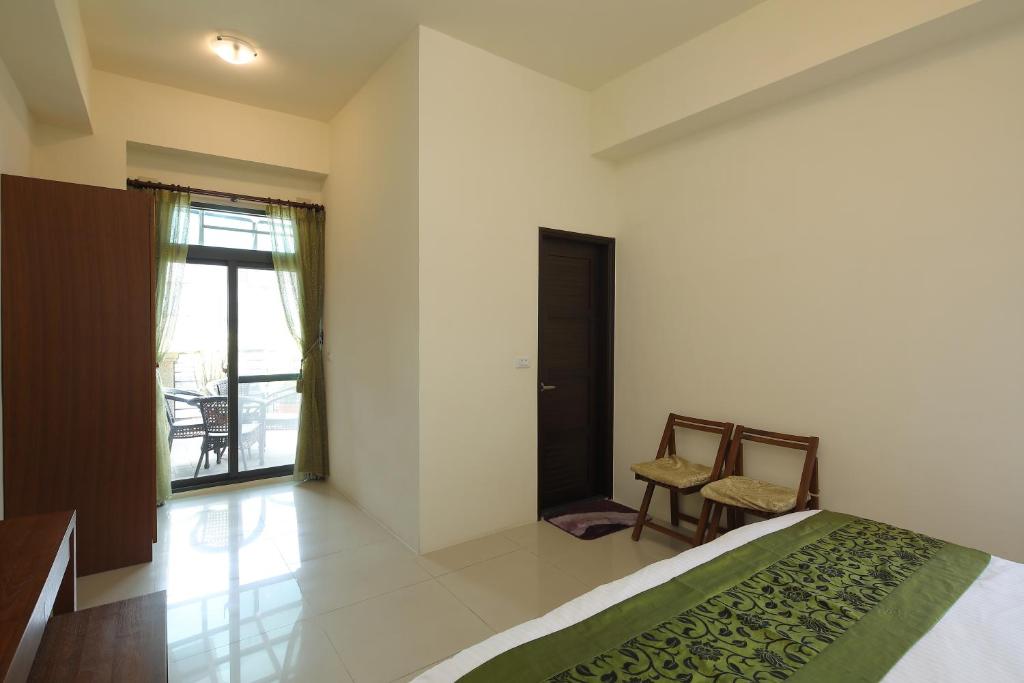 Yuli Rainbow Bridge Bed & Breakfast - Small Double Or Twin Room
