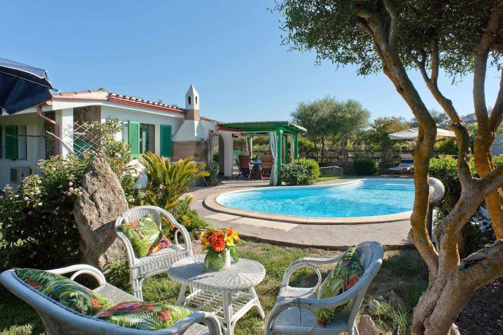 Villa con Piscina a Calasetta - Lusso a 200m dal mare