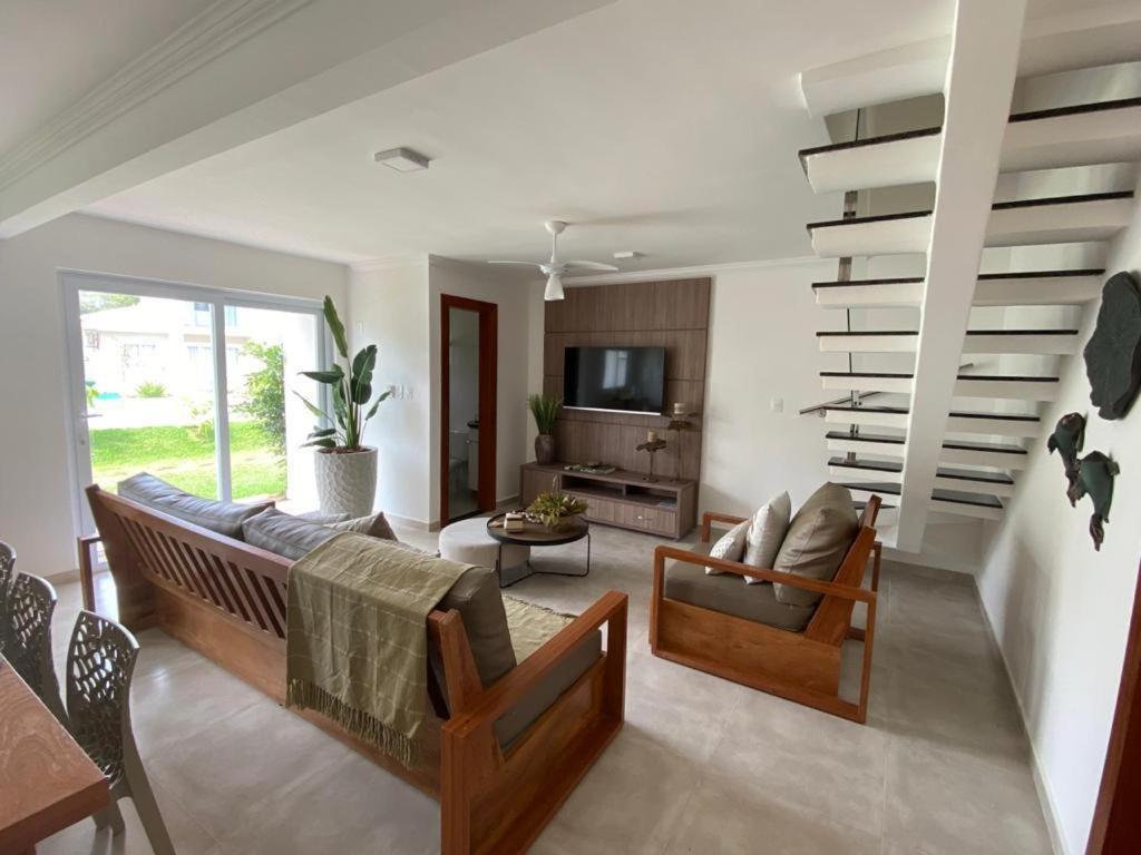  CASA EM CONDOMÍNIO FECHADO