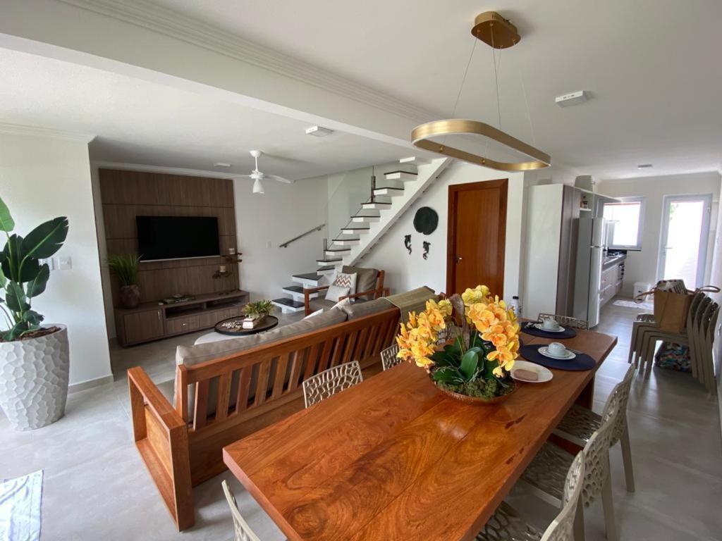  CASA EM CONDOMÍNIO FECHADO