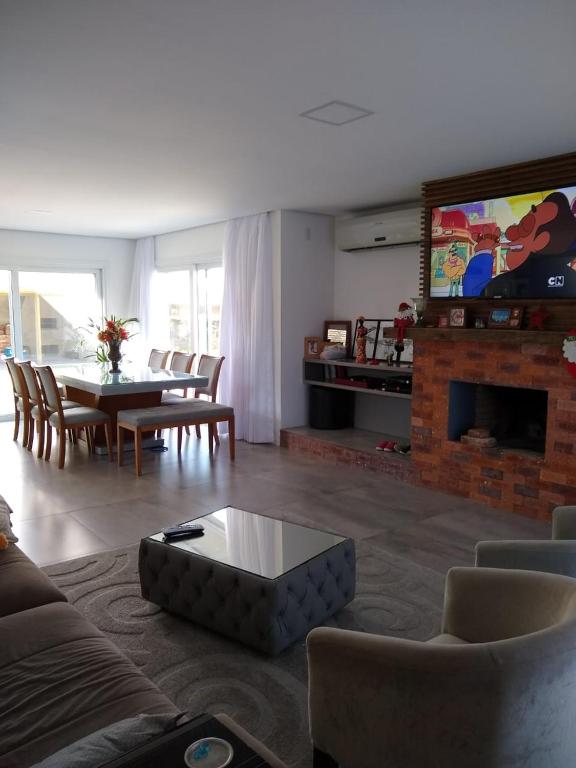 CASA AMPLA EM CONDOMINIO  CASA AMPLA EM CONDOMINIO