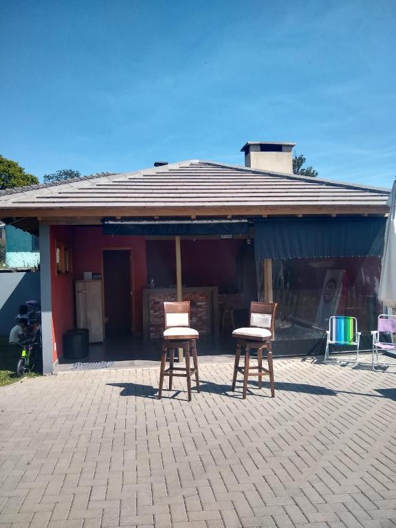 CASA AMPLA EM CONDOMINIO  CASA AMPLA EM CONDOMINIO