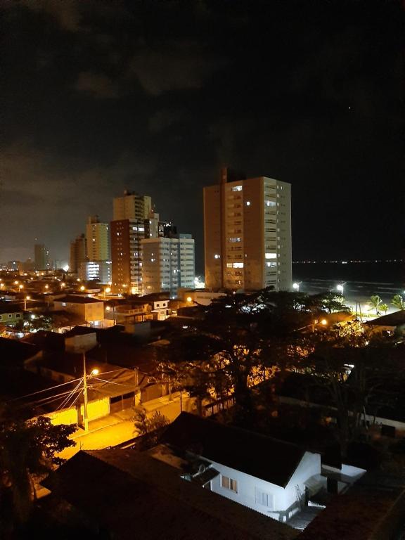  Apartamento para fim de semana e temporada a 50 metros da praia