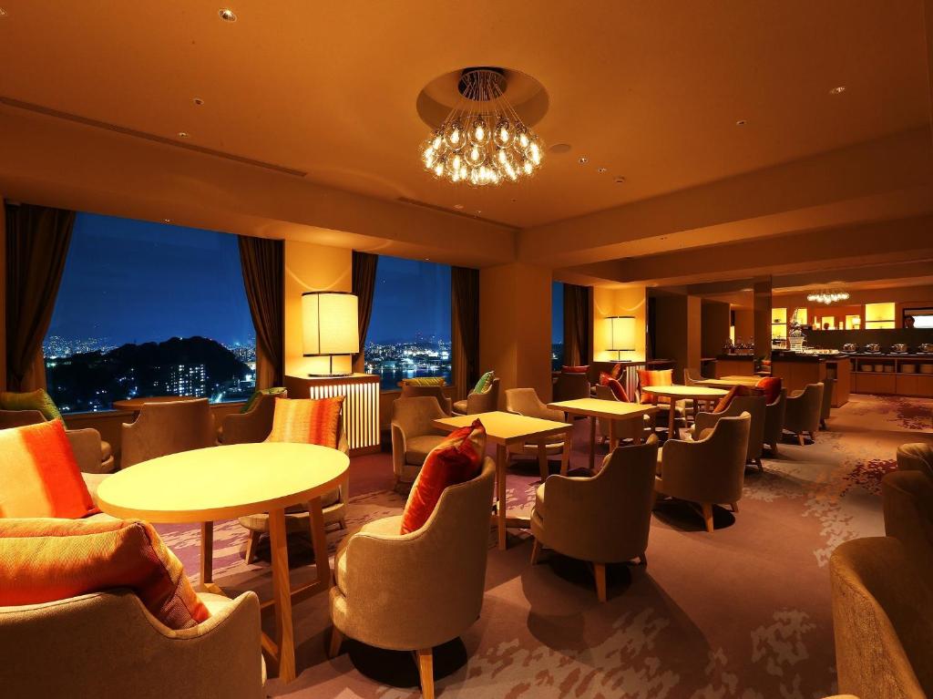 Posezení v ubytování Grand Prince Hotel Hiroshima
