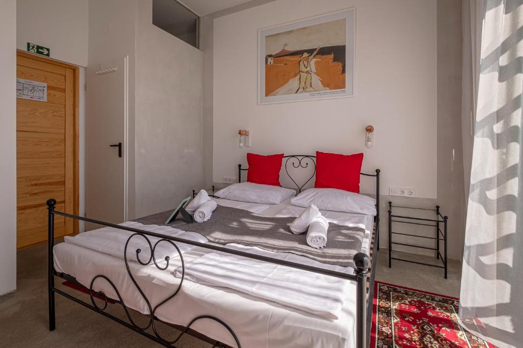 Postel nebo postele na pokoji v ubytování Villa Kabala