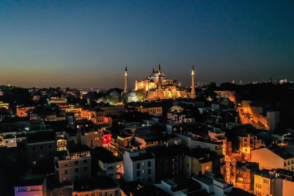 Nespecifikovaný výhled na destinaci Istanbul nebo výhled na město při pohledu z hotelu