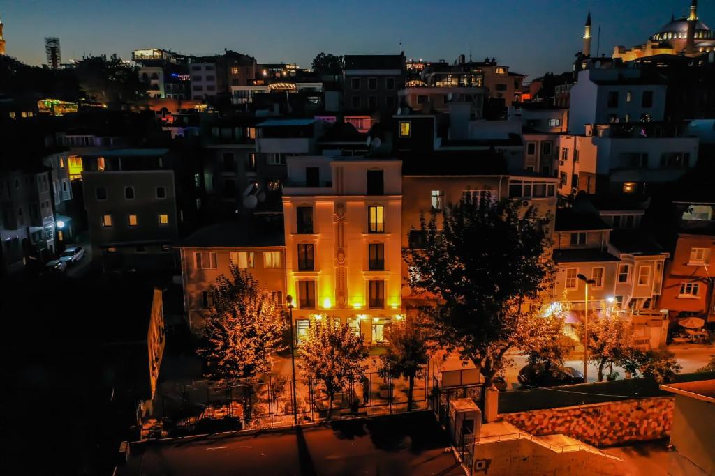 Nespecifikovaný výhled na destinaci Istanbul nebo výhled na město při pohledu z hotelu