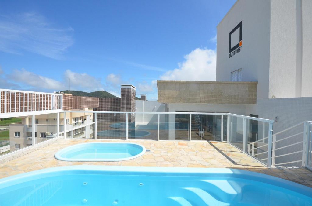  Apartamento Para 06 Pessoas em Bombas - Condomínio Com Piscina