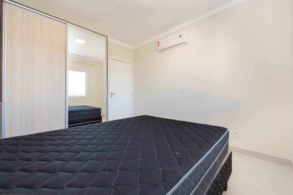  Apartamento Para 06 Pessoas em Bombas - Condomínio Com Piscina