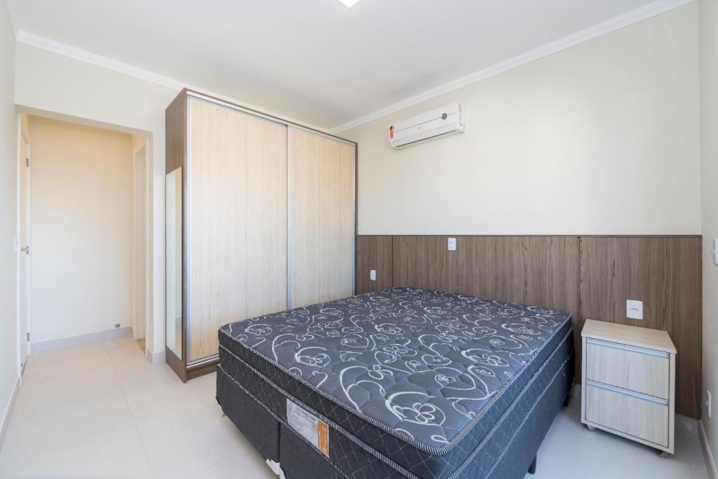  Apartamento Para 06 Pessoas em Bombas - Condomínio Com Piscina
