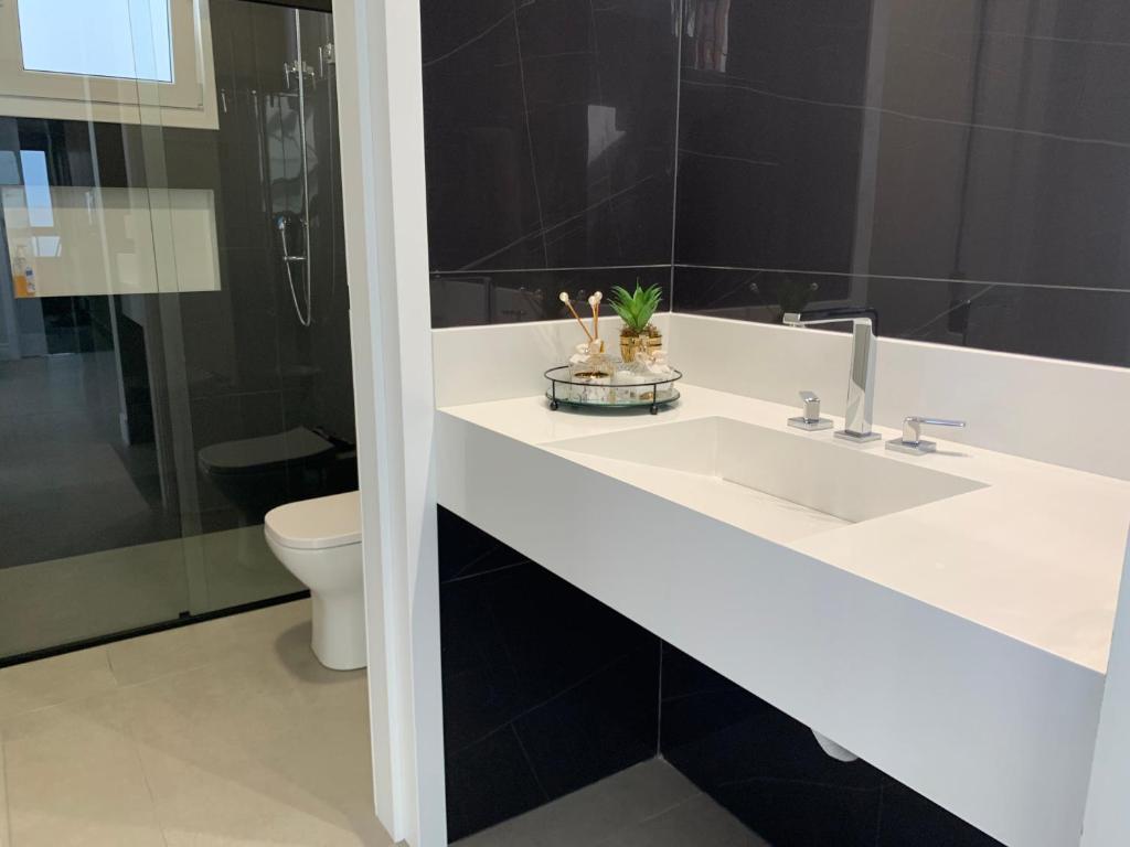  Linda Casa em Condomínio Fechado no Campeche