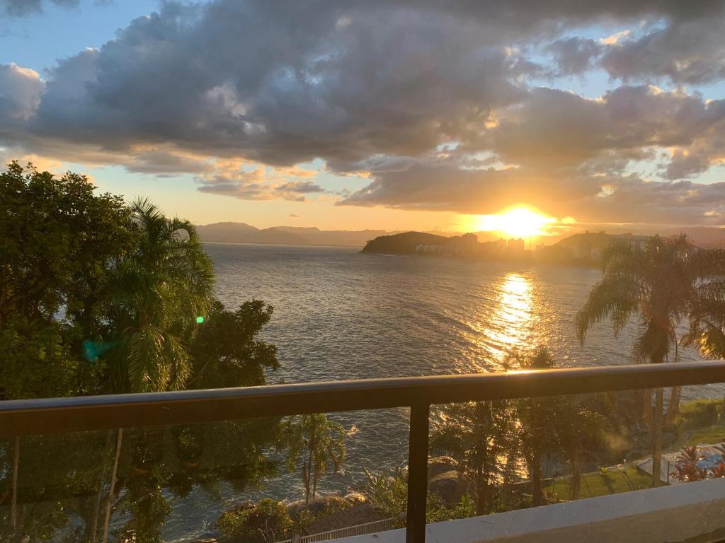  Lindo Duplex Pé Na Areia com Praia Privativa