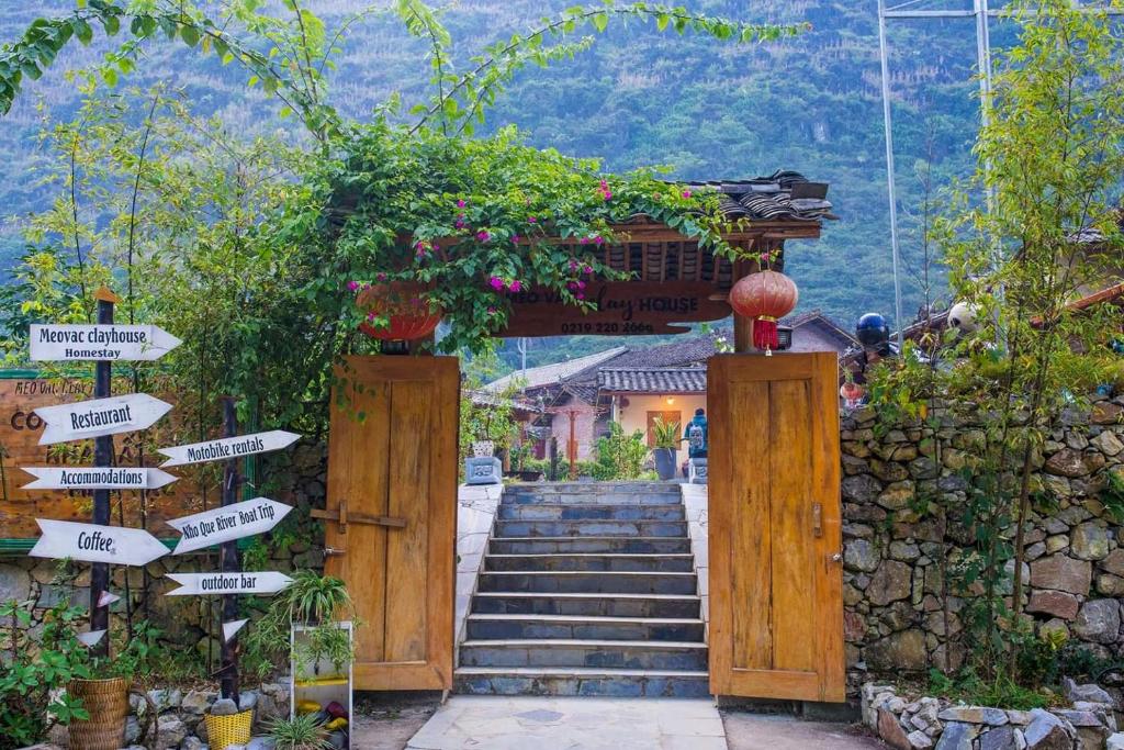 Mèo Vạc Clay House