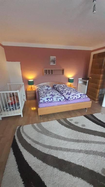 Postel nebo postele na pokoji v ubytování Apartmán Kristínka