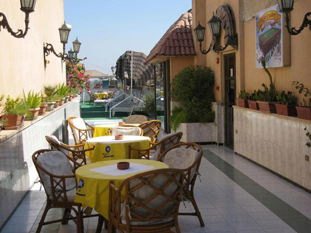 Restaurace v ubytování Philippe Luxor Hotel
