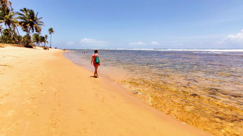  Pé na areia na melhor praia da Praia do Forte.