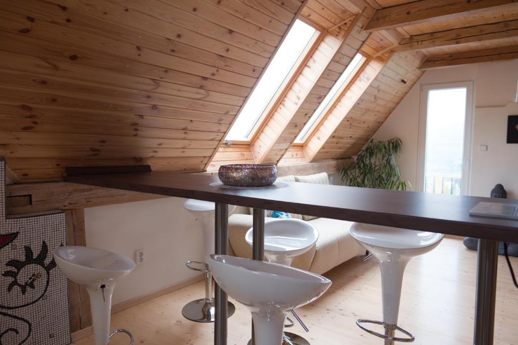 Posezení v ubytování art-house 3 attic apartment with terrace