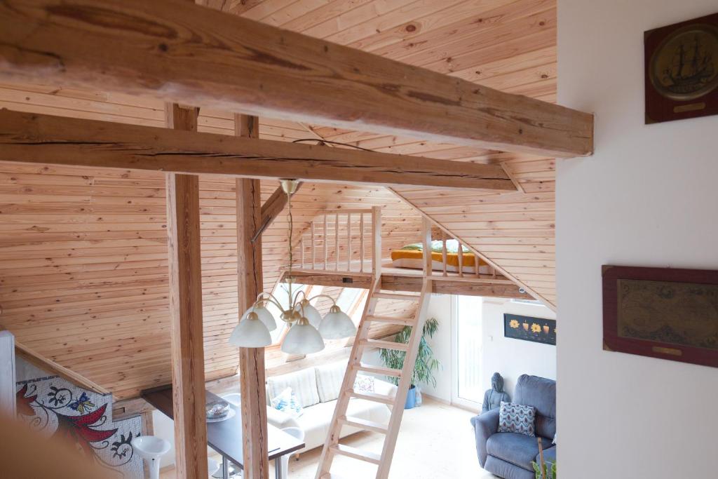 Fotografie z fotogalerie ubytování art-house 3 attic apartment with terrace v destinaci Děčín