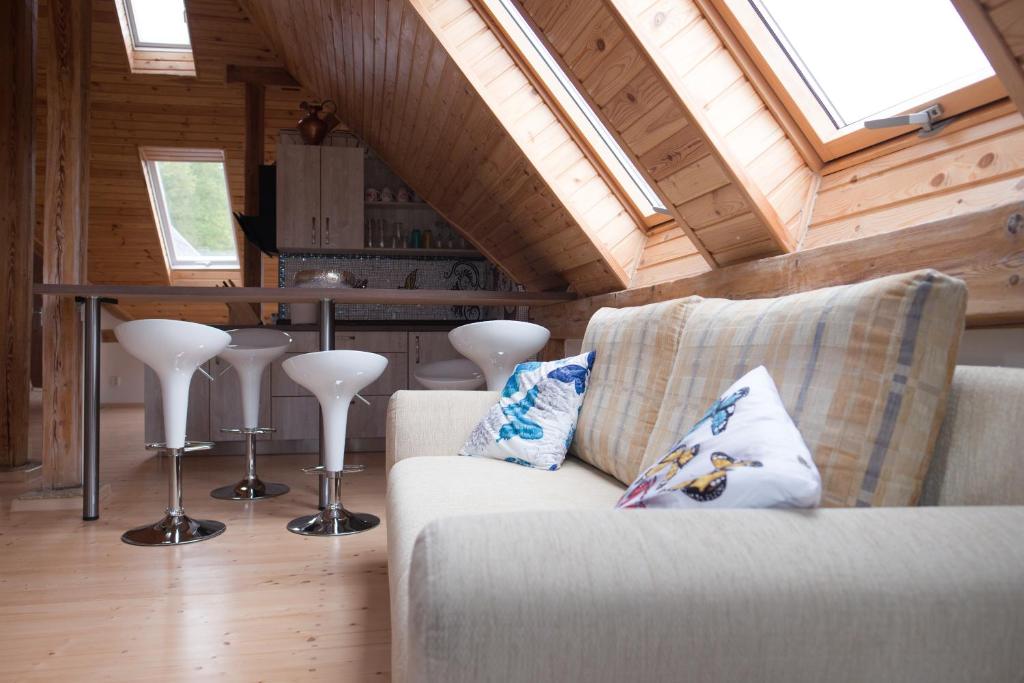 Posezení v ubytování art-house 3 attic apartment with terrace