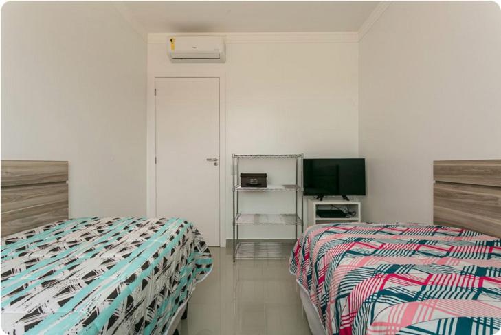  Ótimo apartamento na linda praia de Palmas SC com sacada e 2 garagens