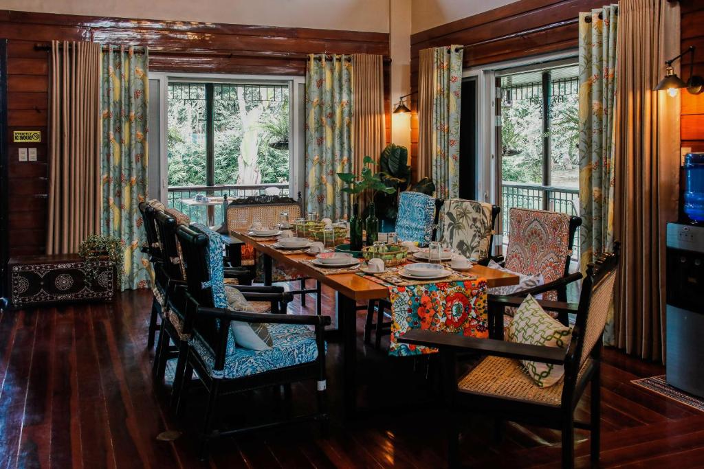 Posezení v ubytování Hotel Kimberly Tagaytay