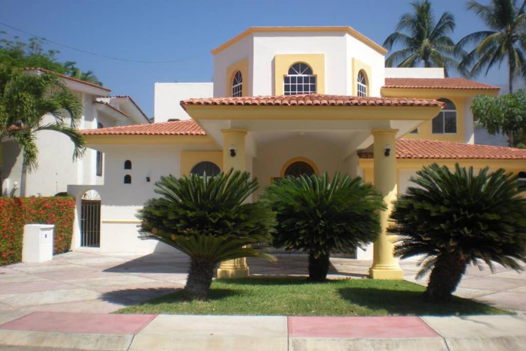 Casa vacacional Casa familiar con alberca - Club Santiago (México Manzanillo)  