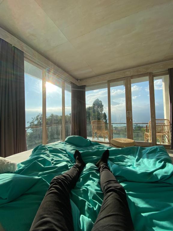 Volcano Terrace Bali - Deluxe King Room With Mountain & Lake View