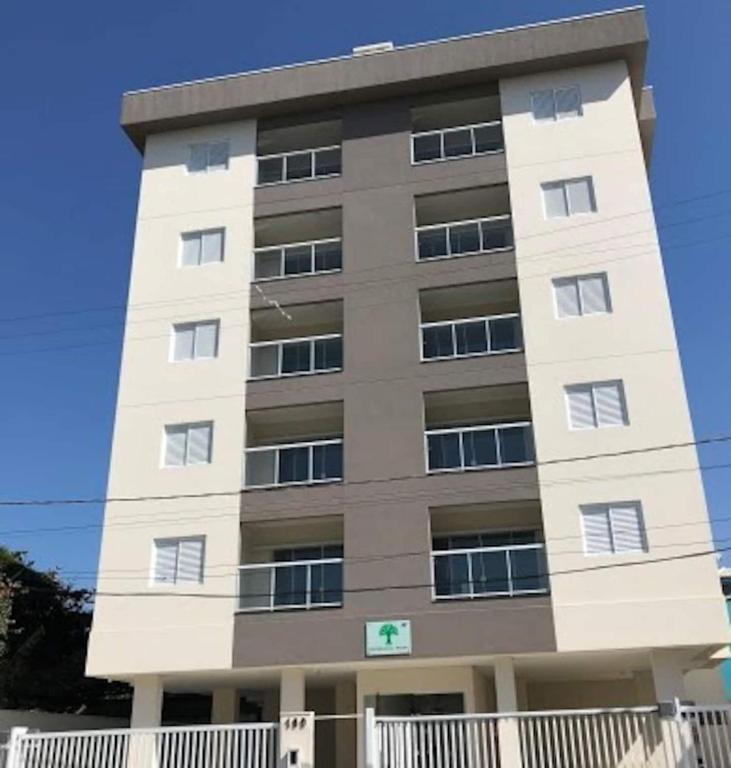  Apto com piscina no Itagua Ubatuba