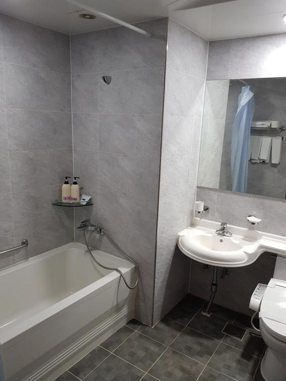 Koupelna v ubytování YangYang International Airport Hotel