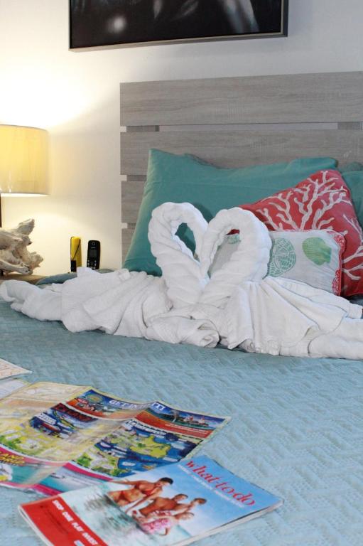 BELL At The Airport Suites Adults Only - Free Airport Transportation - Suite Deluxe