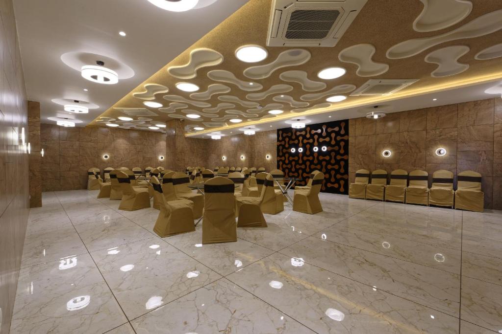 Fotografie z fotogalerie ubytování HOTEL FLOURISH INTERNATIONAL v destinaci Ahmadábád