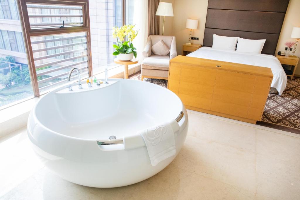 Holiday Inn Foshan Nanhai Central, an IHG Hotel - King Room - Non-Smoking
