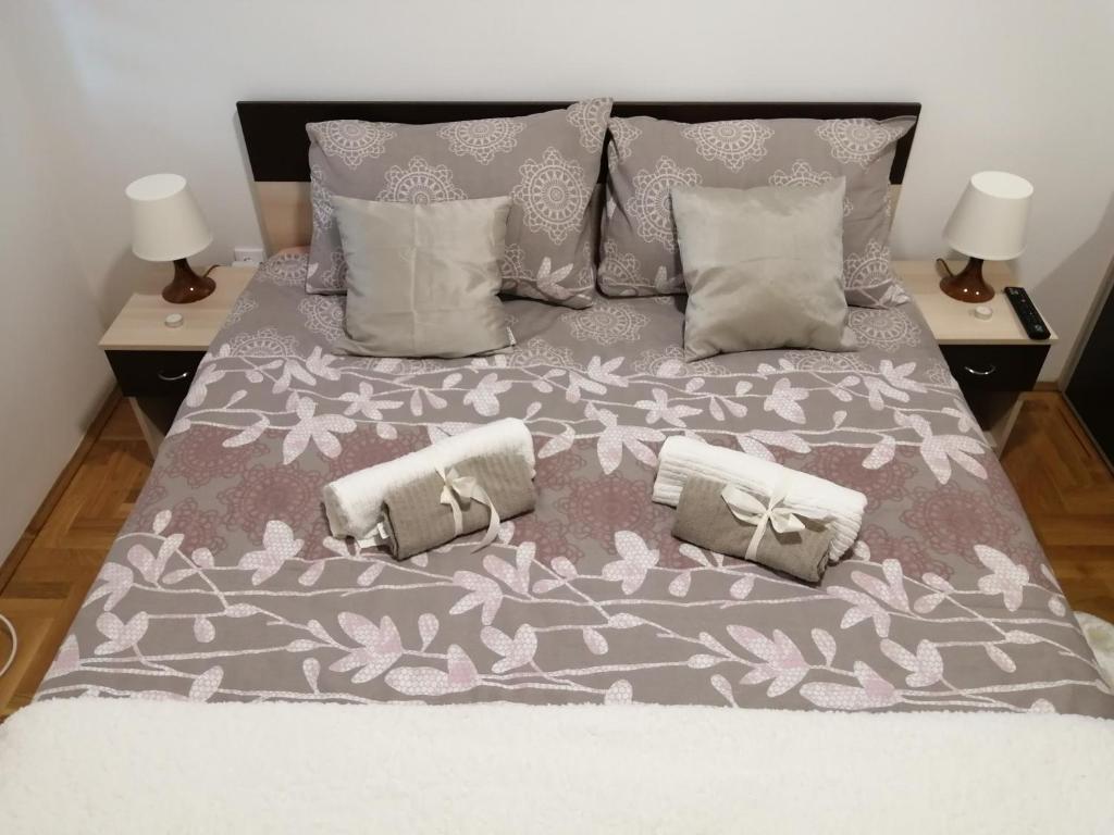 Ένα ή περισσότερα κρεβάτια σε δωμάτιο στο Apartman Radovanović Zlatibor