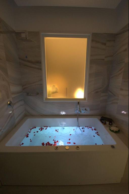 Łazienka w obiekcie Terrazza Marco Antonio Luxury Suite