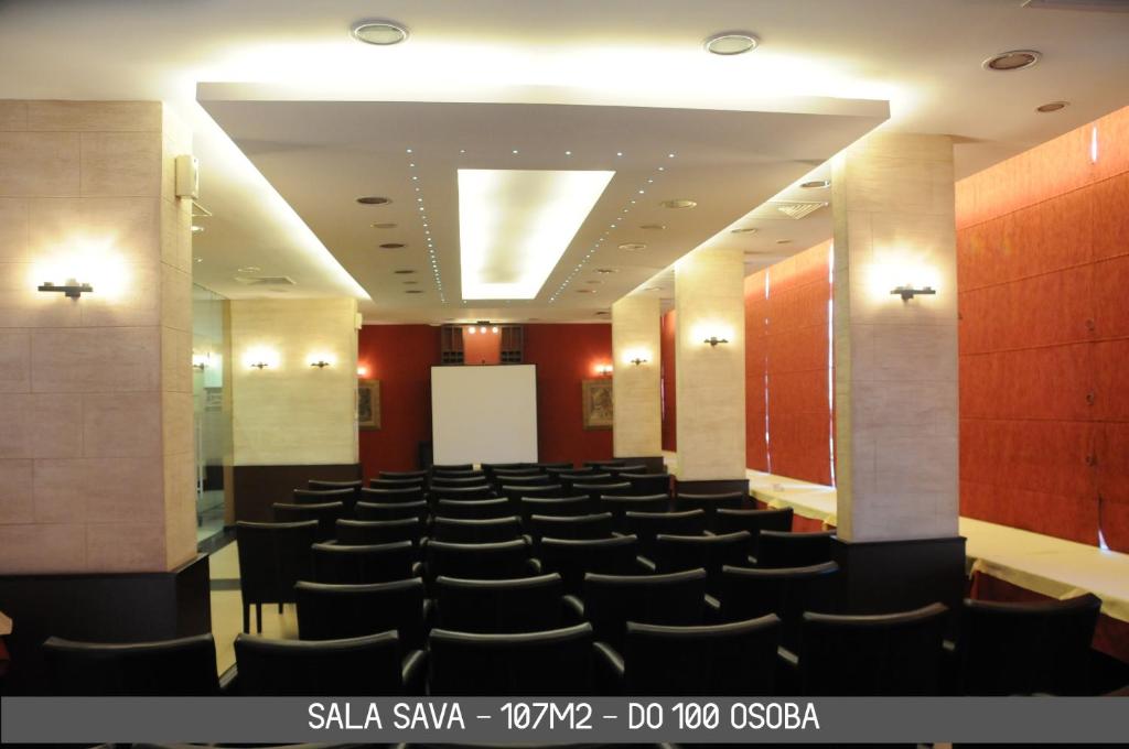Hotel Srbija-FREE PARKING - Resim 16