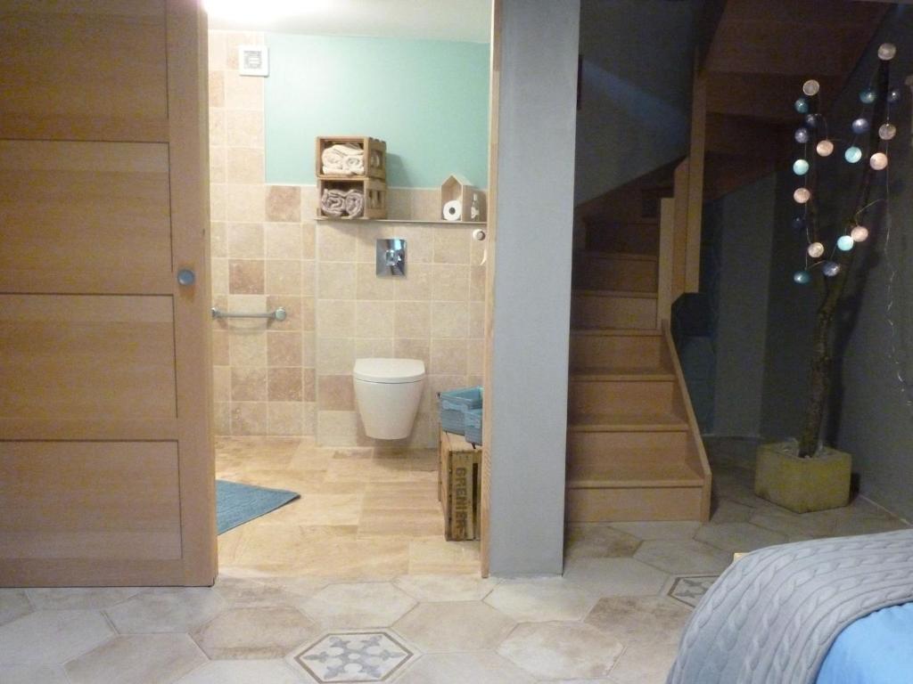 la Bergerie du Bois Joannin 1497 route des fleuriats - Chambre Familiale Avec Douche