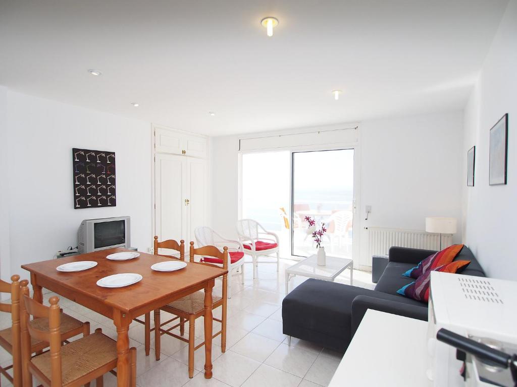 TV a/nebo společenská místnost v ubytování Holiday Home Prudenci by Interhome