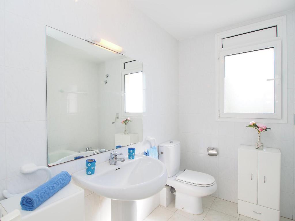 Koupelna v ubytování Holiday Home Prudenci by Interhome