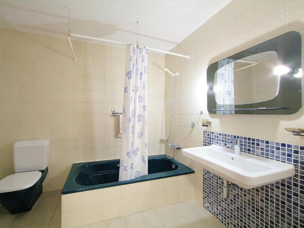Koupelna v ubytování Apartment Las Alondras-1 by Interhome