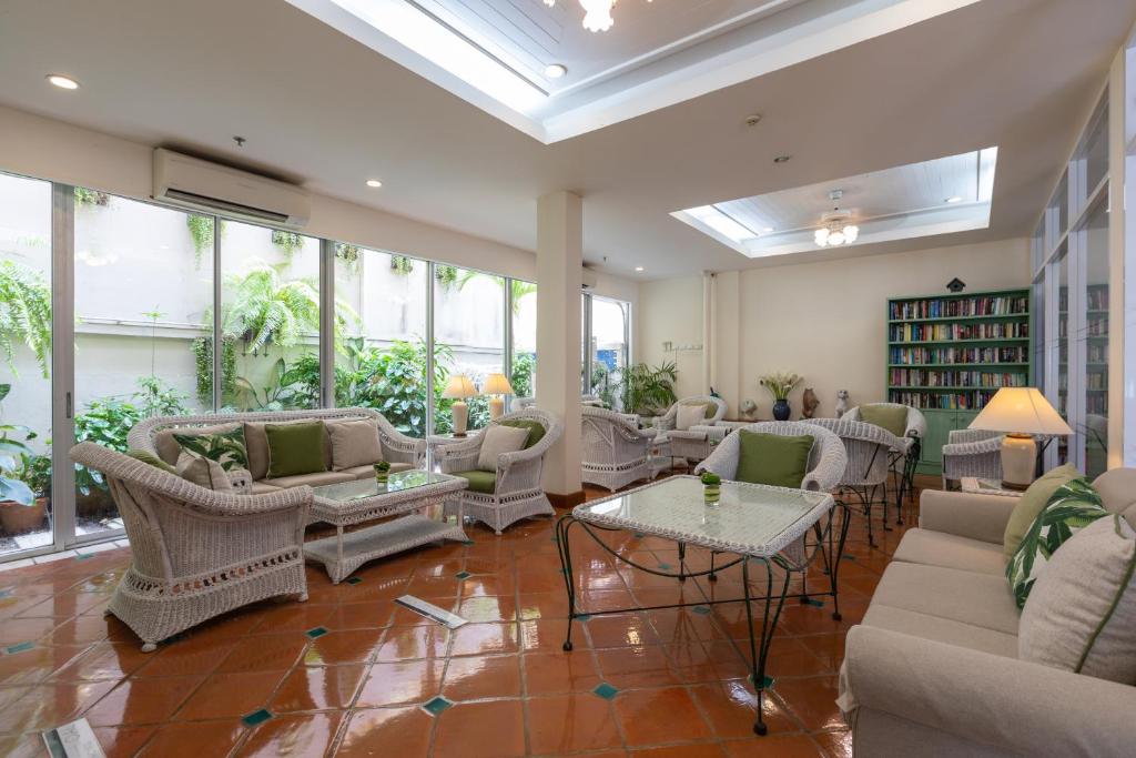 Posezení v ubytování Kantary Bay Hotel Phuket