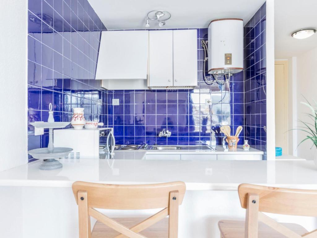 Kuchyňa alebo kuchynka v ubytovaní Studio Symar by Interhome