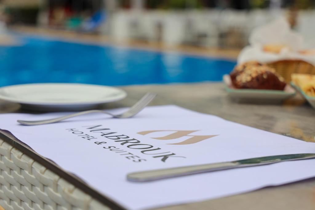 Bazén v ubytování Mabrouk Hotel and Suites- Adult only nebo v jeho okolí