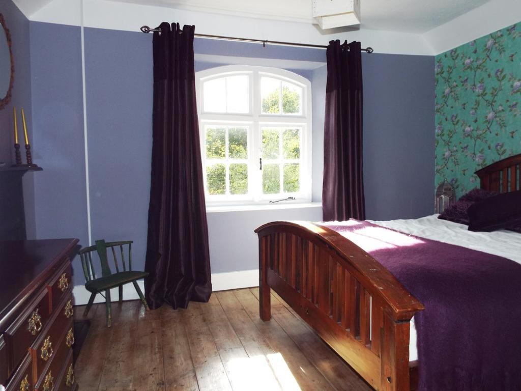 Old Vicarage B&B - Three-Bedroom Suite