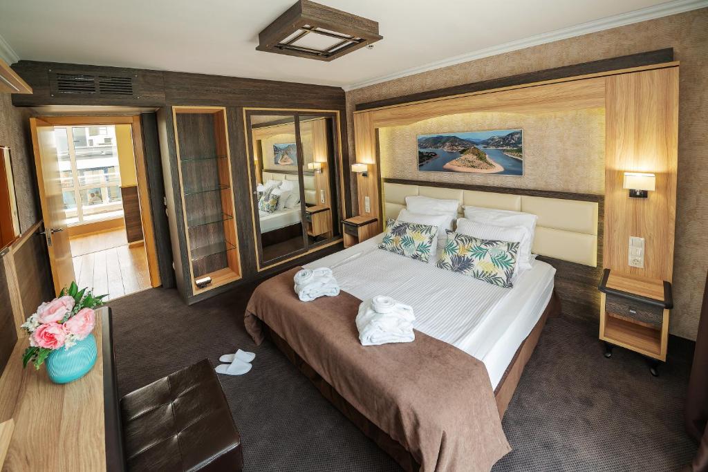 Hotel ZOO Sofia - Secured Paid Parking - الأسرة