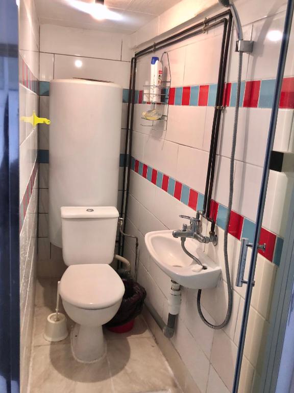 Art Beaubourg - Double Or Twin Room With Private Bathroom