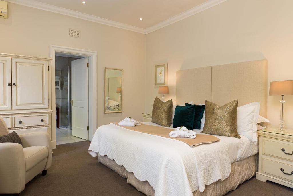 Fernwood Manor Boutique Guest House - Deluxe Double Or Twin Room